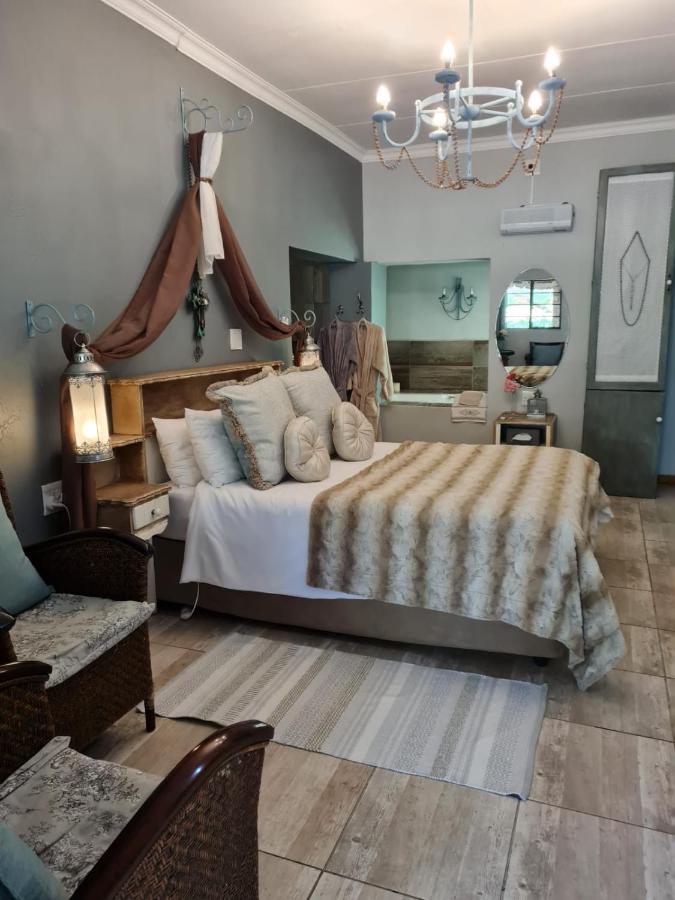 Little Rock Resort Ladybrand Екстериор снимка