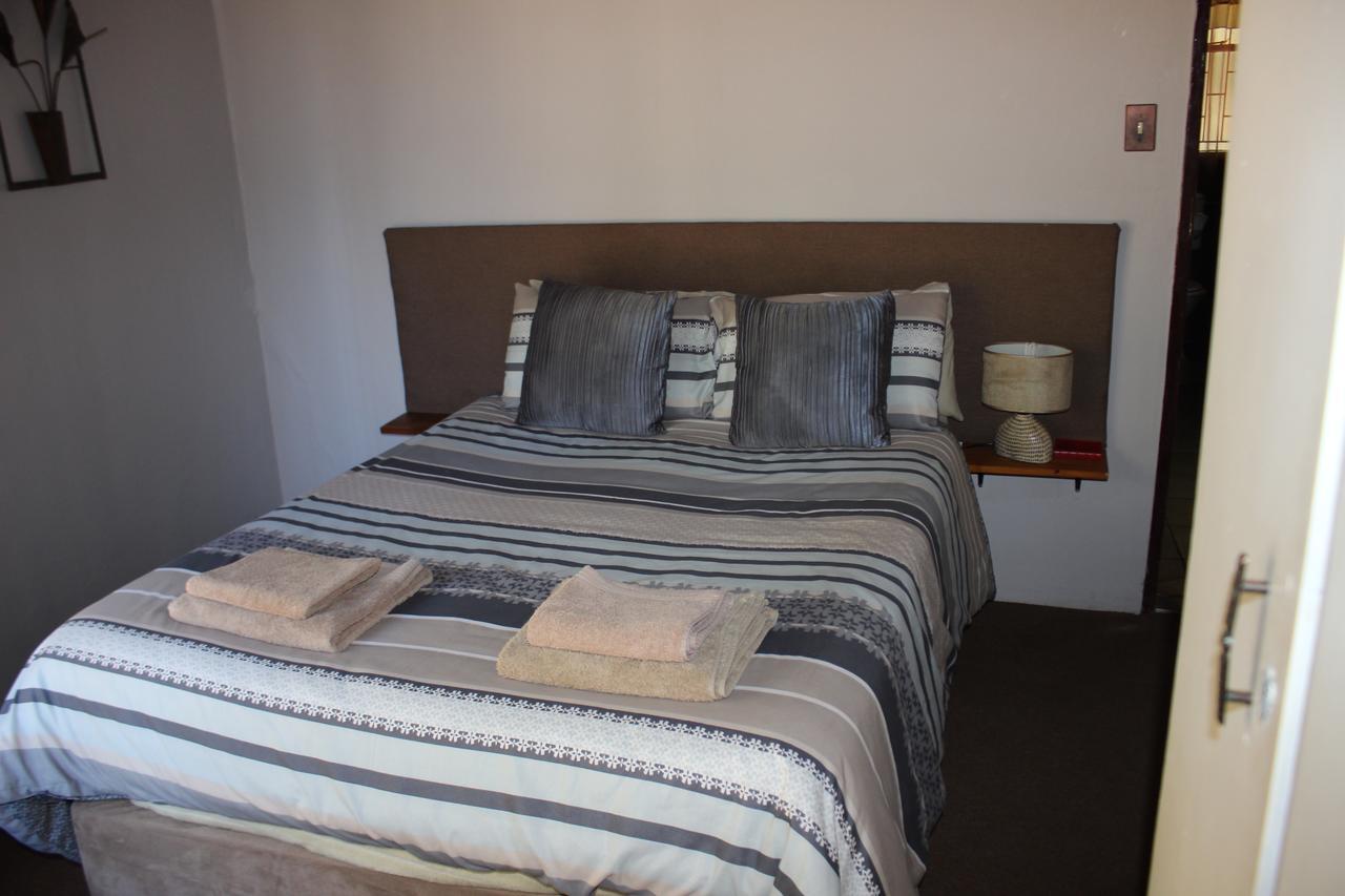 Little Rock Resort Ladybrand Екстериор снимка
